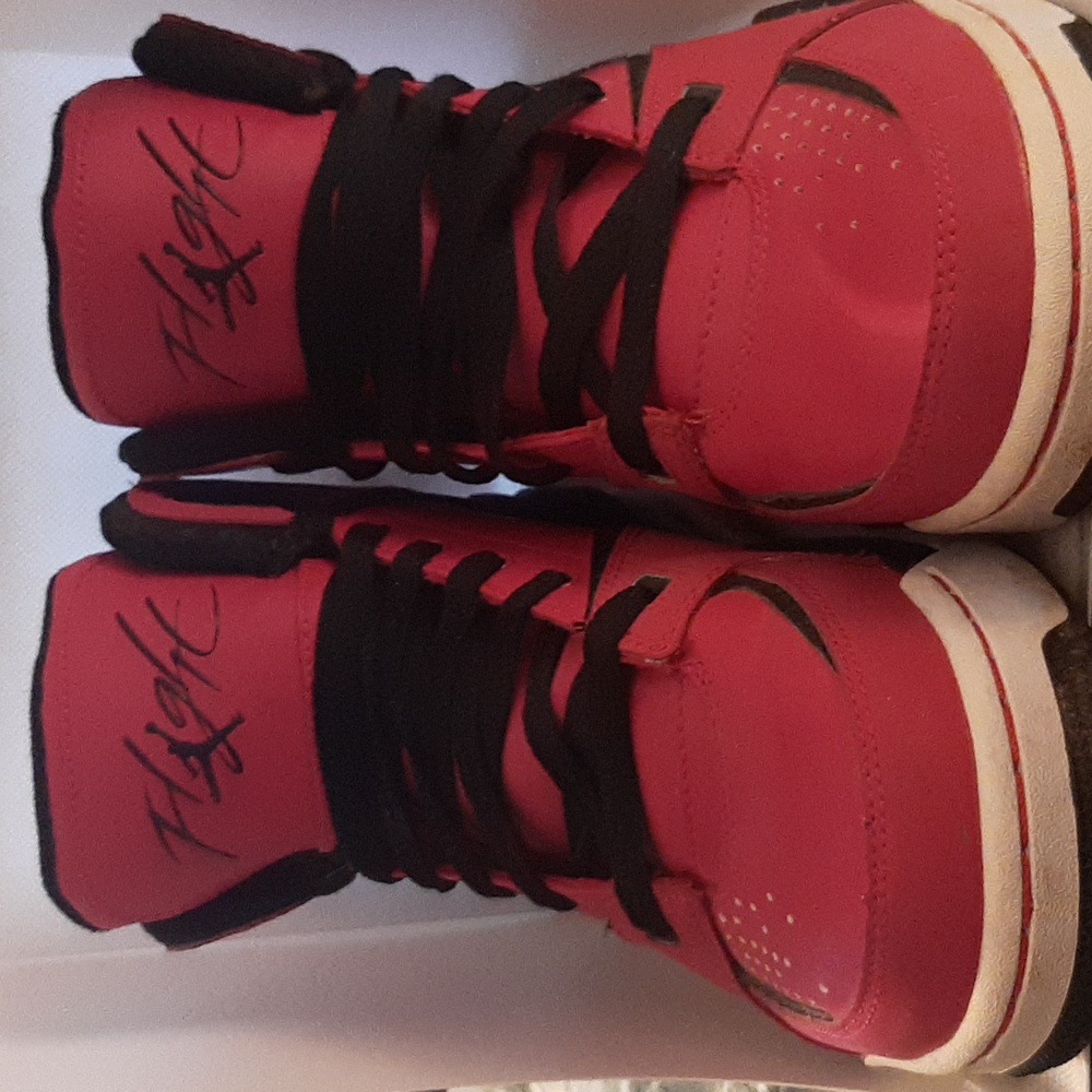 Air Jordan Flight 459856-609 pink 2011 size 6.5 Y